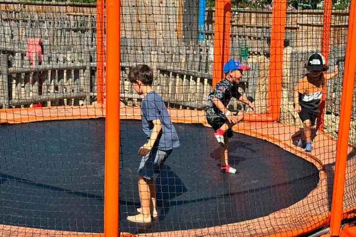 Campingplatz Kevano Plage, 4-Sterne Pianottoli Caldarello Trampolin