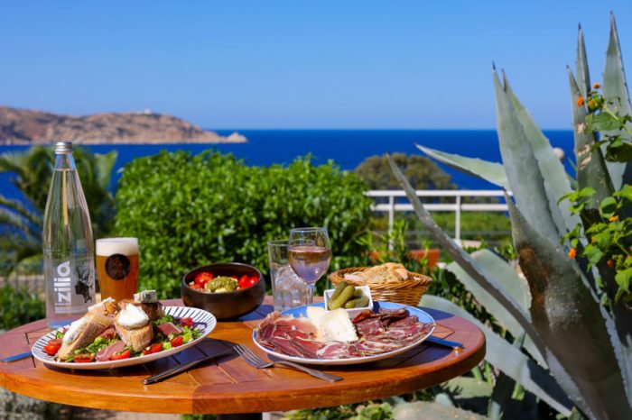 3-Sterne Hotel Le Saint Erasme Calvi Korsika snacking