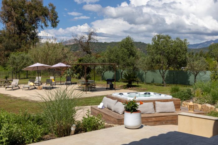 hotel-les-lentisques-3-étoiles-cargese-villa-jardin