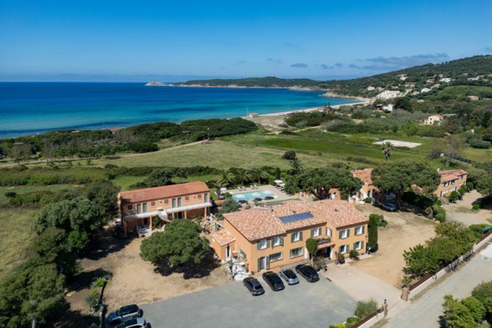 hotel-les-lentisques-3-etoiles-cargese-vue-aerienne